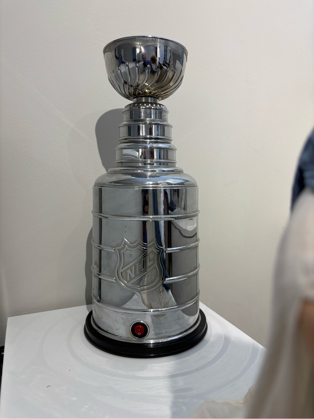 NHL Chrome Trophy Popcorn maker and holder.
